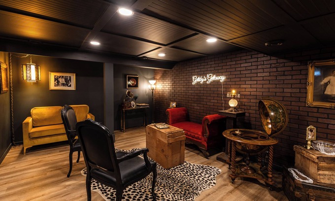 Taylors Falls House | Gatsby’s Getaway-Unique stay near downtown