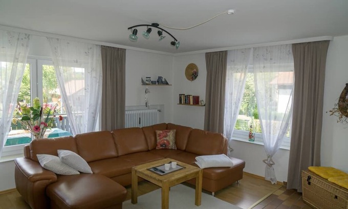Waldmuenchen Apartment | Gemütliche Ferienwohnung (110m2) mit Balkon und Kachelofen
