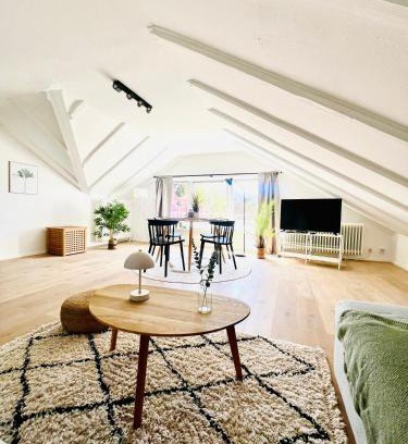Homburg Apartment | Gemütliches Loft in Homburg - Komfort & Charme direkt an der Uniklinik mit Küche und Bad