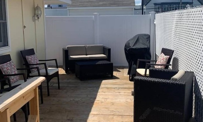 Sea Isle City Cottage | Gem in the heart of Sea Isle. Furbaby Friendly
