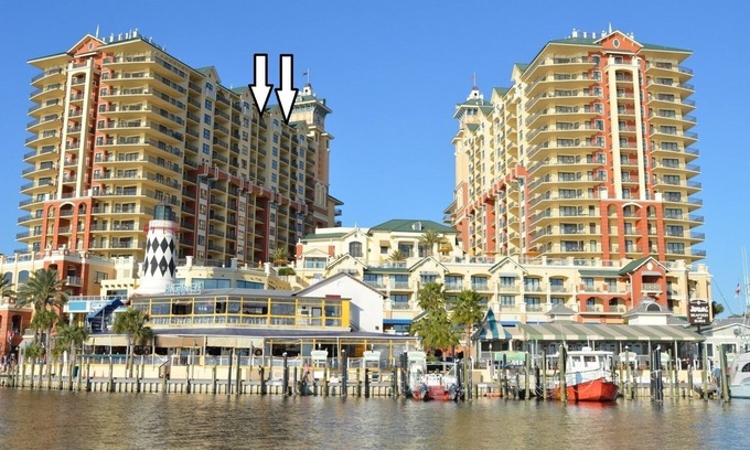 Destin Condo | Gem of Emerald Grande | Penthouse | 2 Pools | Beach Shuttle | FREE Fun Passes | Crab Island!