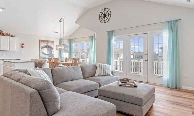 Gold Coast Condo | Gem of the Gold Coast! Don’t wait, Book Now for summer 2026!