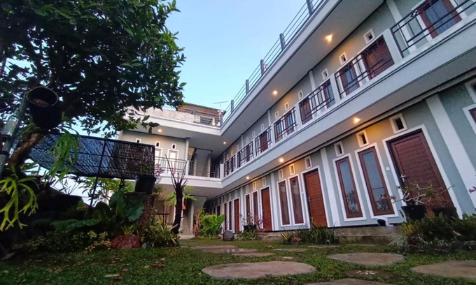 Melayang House | Gending Sari House