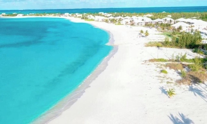 Treasure Cay Villa | Generator, Golf cart avail., 2 BR beach villa in Treasure, WiFi, washer & dryer