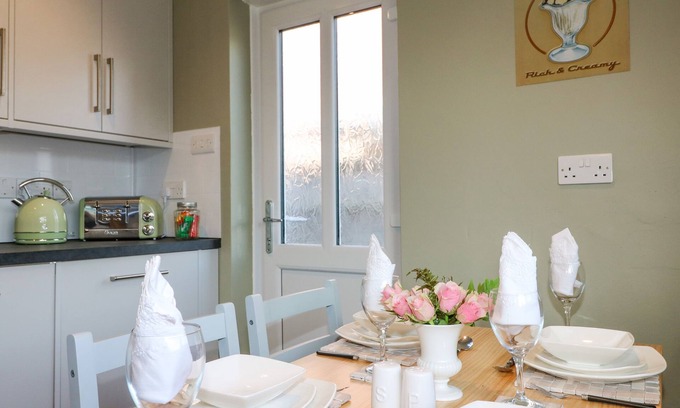 Kingsley Holt Cottage | George's Place