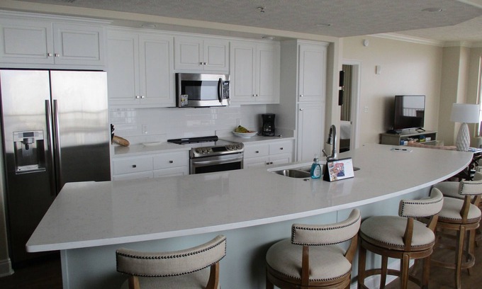 Bel Air Condo | Georgeous 3 Bed Unit; Wrap-around Balc w/Spect Views; Beach Chair Setup Incl.