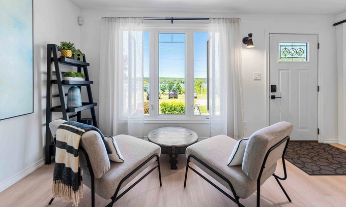 Penetanguishene House | Georgian Bay Water/Beach front Cottage