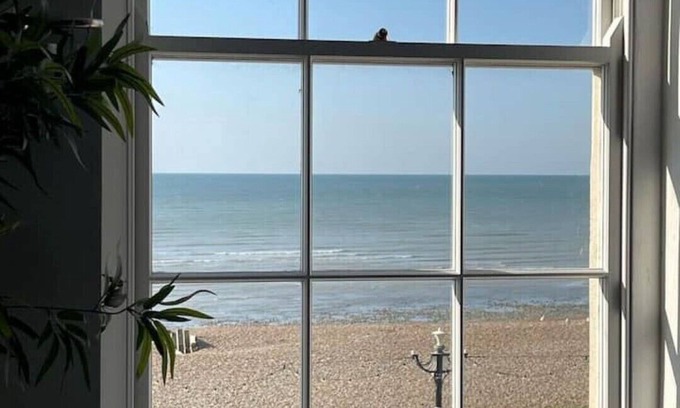 Worthing House | Georgian Townhouse on the beach