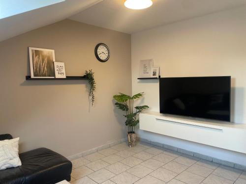 Dueren Apartment | Geräumige gemütliche Ferienwohnung in Düren-Nähe Köln und Aachen