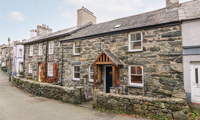 Harlech Cottage | GERLAN, family friendly, character holiday cottage in Harlech