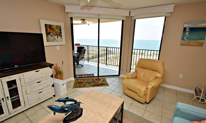 Orange Beach Condo | ☀️Get knee deep in the water somewhere. Come on down y'all!🐠🌴