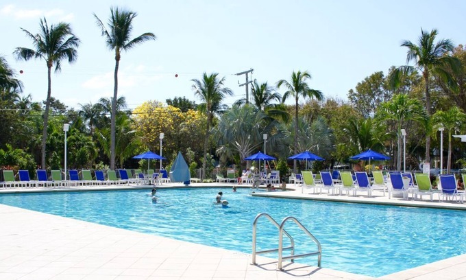 Marathon Resort | Get Ready for Adventure! 2 Great Units, Free Parking, Tennis Courts, Hot Tub
