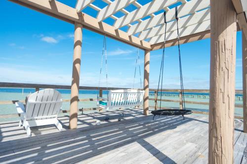Pensacola Beach Apartment | GetAways at Soundside Holiday Beach Resort