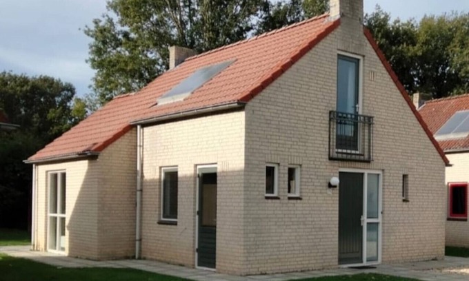 Ewijk Apartment | Gezellig huis op park, arbeiders niet toegestaan!