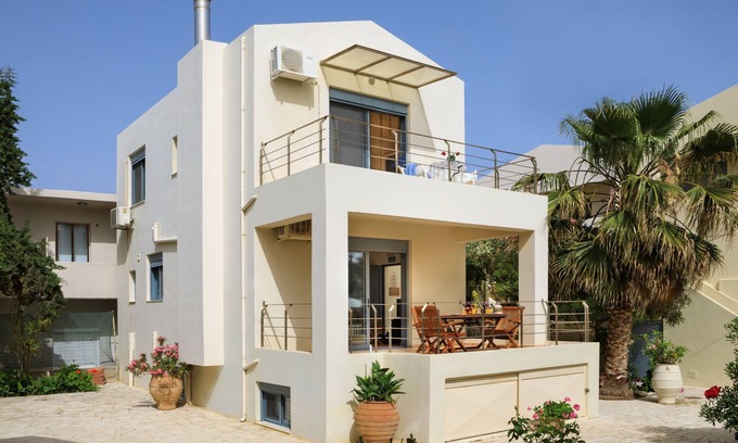 Almyrida Villa | Giannis Beach villa in Almirida,no car needed