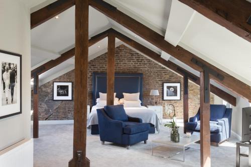 Kinsale House | Giles Norman Gallery & Townhouse