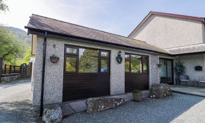 Dolgellau Cottage | GILFACH BACH, with a garden in Dolgellau