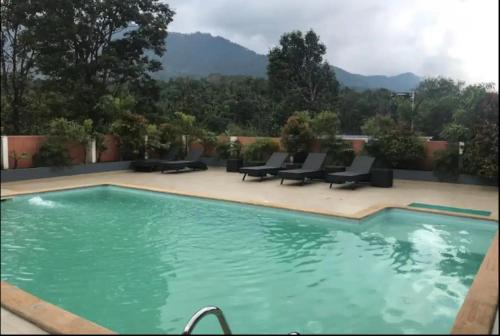 Kunnathidavaka House | Girassol Serviced Villa