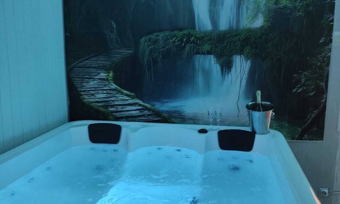Saint-Michel-l'Observatoire House | Gite Romantique Jacuzzi