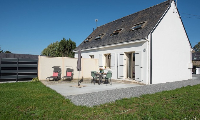 Ferel Cottage | GÎTE "ARC en CIEL" BLEU between Sea and Country 10 mn from the beach