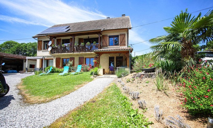Arnos House | Gîte Boubet – Cozy country house with private terrace – 4 guests – Nature & activities near Pau