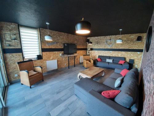 Chambretaud House | Gite de la Mariée à 7mn du puy du F0U