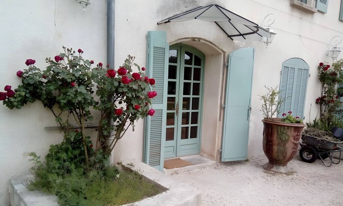 Costieres House | Gite du Mas Affortit in Nîmes