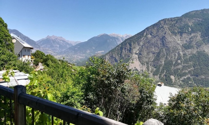 Saint-Clement-sur-Durance House | Gîte, panoramic view - between GUILLESTRE and EMBRUN - sleeps 8