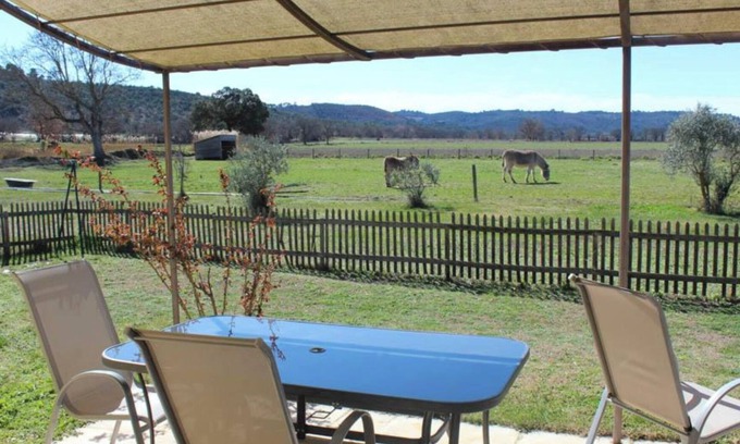 Greoux-les-Bains Cottage | Gîte 'Le Petit Étang' with Shared Pool, Private Terrace and Air Conditioning