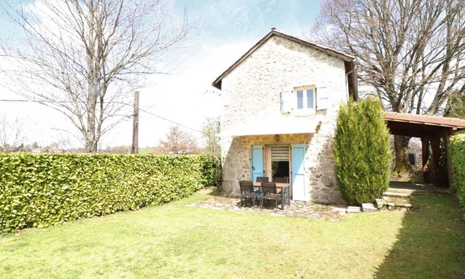 Le Rouget Cottage | Gite Le Rouget-Pers, 1 bedroom, 2 persons