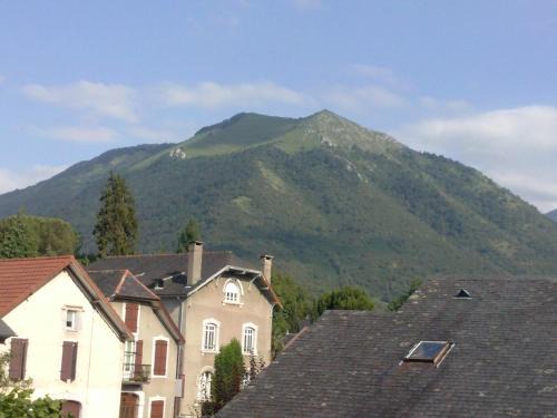 Izeste House | GITE "LES SAPINS"