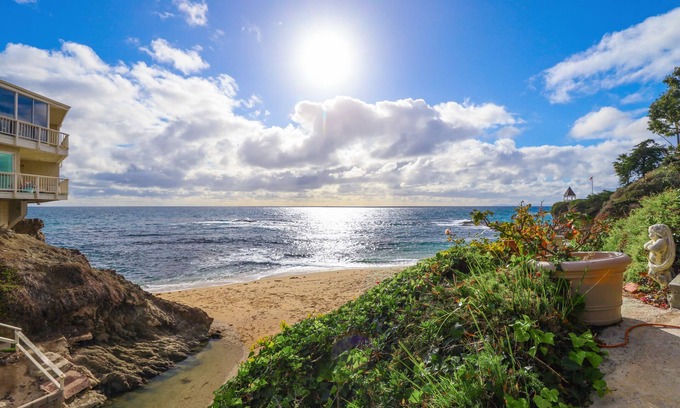 Laguna Beach Apartment | Gîte on the Cove with Consierge Services