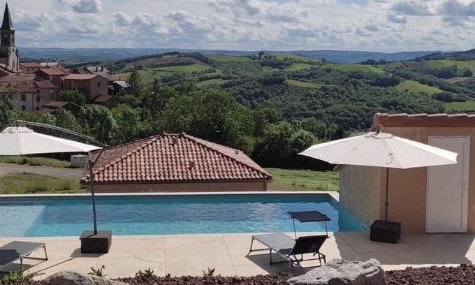 Saint-Rome-de-Tarn Cottage | Gite TT Confort Proche Millau/Roquefort VUE Panoramique Piscine Chauffee