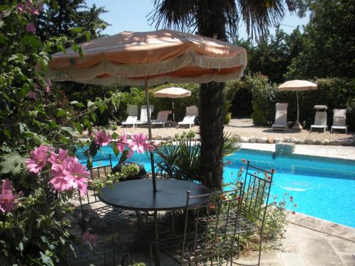 St.-Remy-de-Provence House | Gites Climatisés Piscine Chauffée La Balancelle