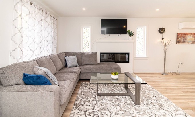 Halifax House | Glamorous new house for Business/Vacation travel
