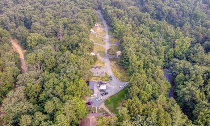 Great Cacapon RV Rental | Glamping at Firefly Ridge - Hemlock King Bed