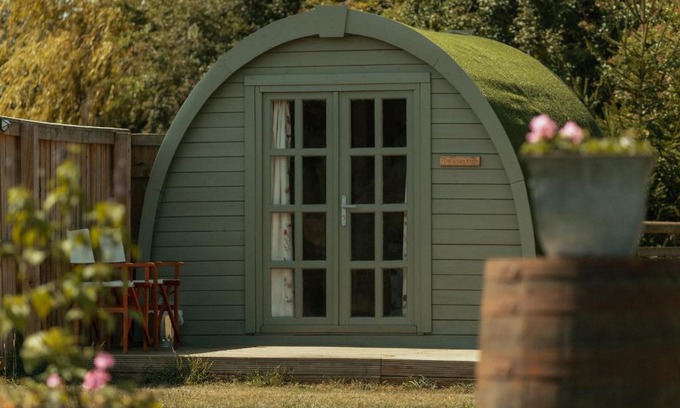 Chippenham House | Glamping in Wiltshire the Green Knoll is a charm