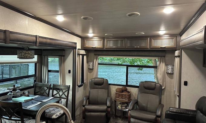Bryson City RV Rental | Glamping on the river front