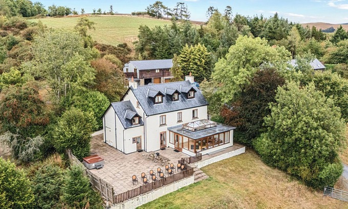 St Harmon Cottage | Glanyrafon Bungalow