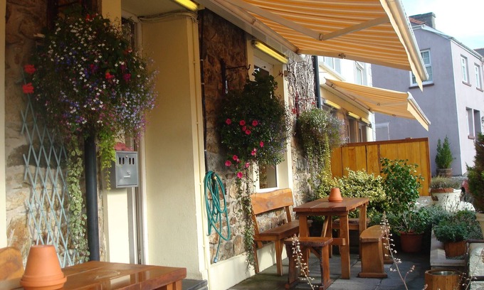 Goodwick Hotel | Glendower Hotel