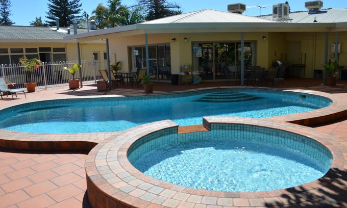 Glenelg North Hotel | Glenelg Motel