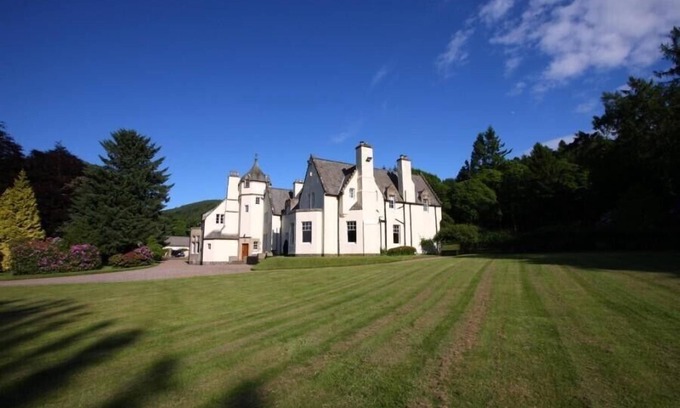 Aberargie Cottage | GLENFARG HOUSE, family friendly, with a garden in Glenfarg