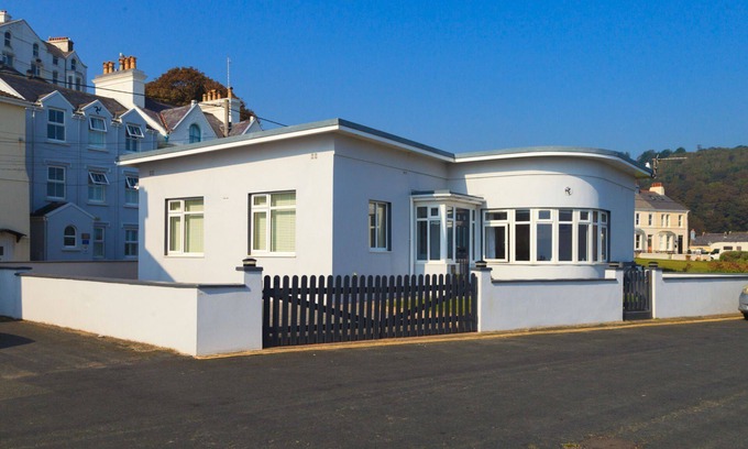 Baldrine Cottage | Glevum - a holiday cottage that sleeps 6 guests in 3 bedrooms