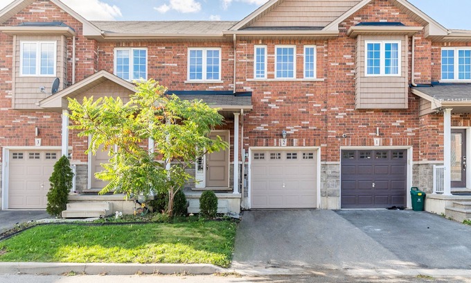 Stoney Creek House | GLOBALSTAY. Luxury 3BR 2.5 BA Townhome. HOT TUB, GYM,Sauna,BBQ