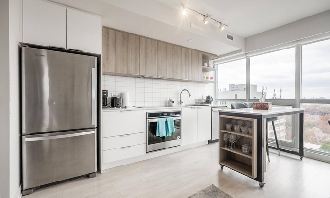 Flemingdon Park Condo | GLOBALSTAY Panoramic view Condo 2 BR, 2 BA. FREE Parking