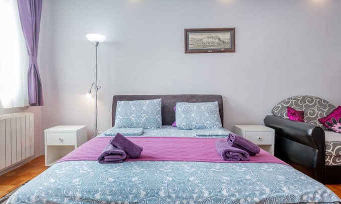 Novi Beograd Apartment | Gloria 1 cozy apartment with AC and WiFi in enjoyable Beograd