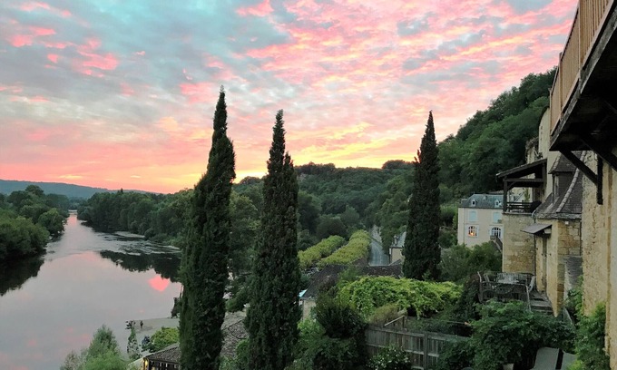 Beynac-et-Cazenac Villa | GLORIOUS BEYNAC VILLA (POOL!) RIVER, CHATEAUX VIEWS - WALK TO RESTAURANTS, SHOPS