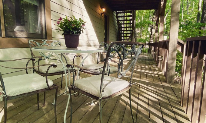 Big Canoe Apartment | GLORIOUSLY PRIVATE . TUCKED INN at BIG CANOE - NORTH GA MOUNTAINS!