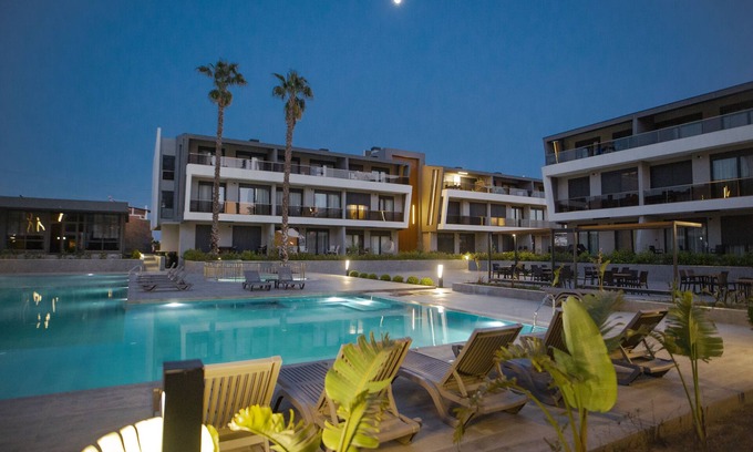 Lara Condo | Glory Life