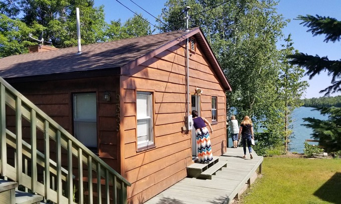 Presque Isle Cottage | Go Bearfoot And Relax on Grand Lake